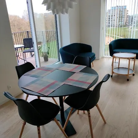 Ny Bolig I Gronne Omgivelser.